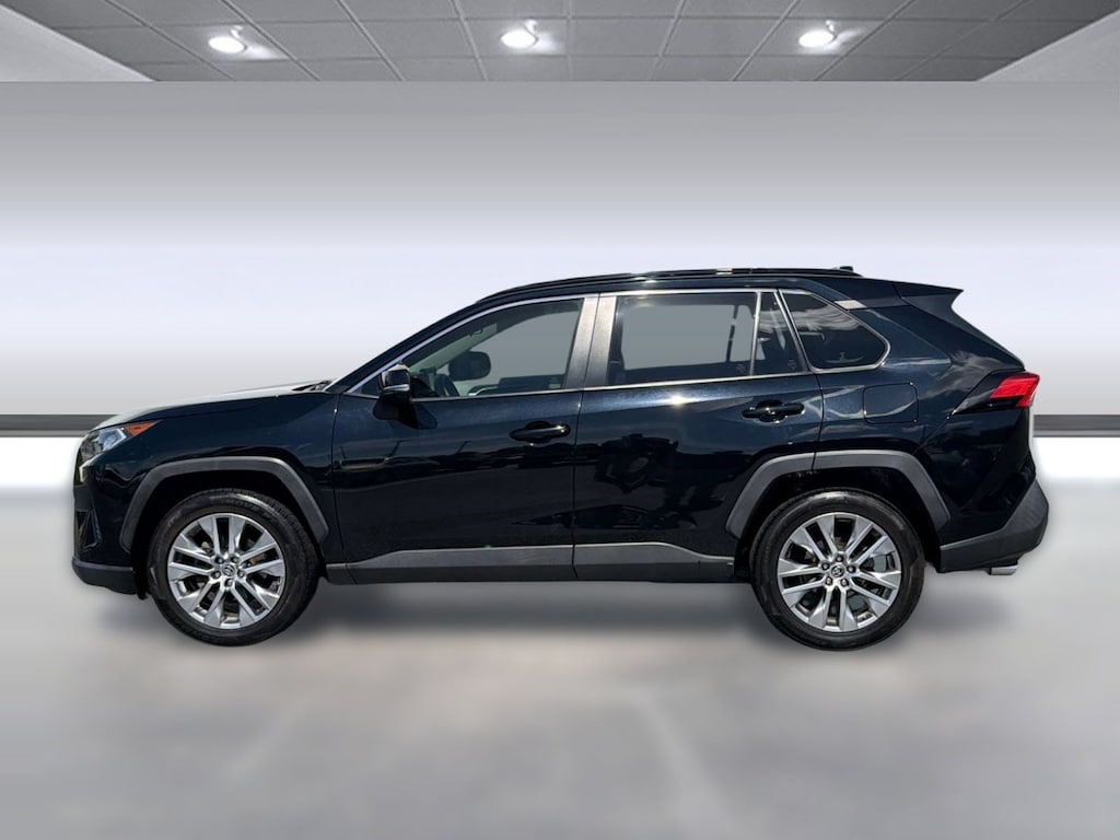 Used 2019 Toyota RAV4 XLE Premium (XLE Premium FWD (Natl)) SUV