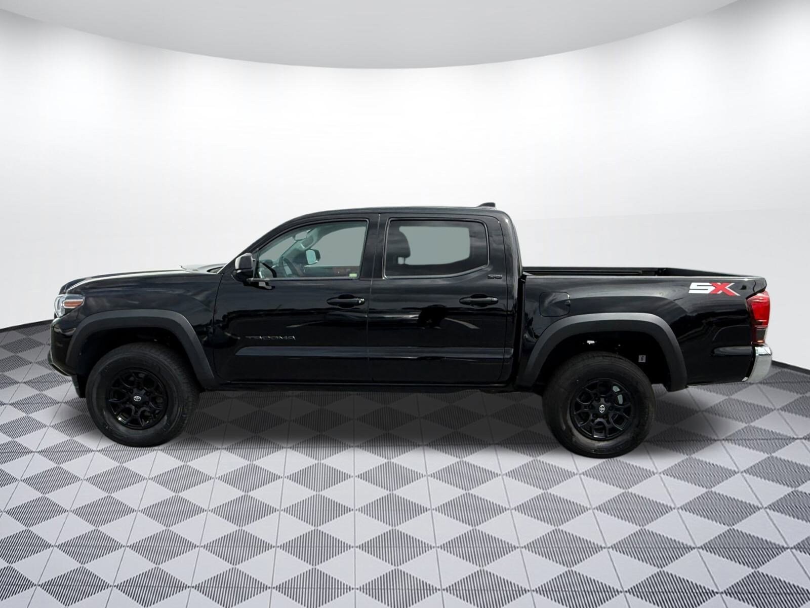 2023 Toyota Tacoma SR5 Double Cab V6 photo 2