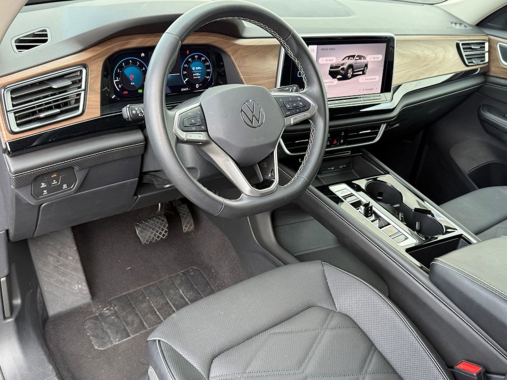 Used 2024 Volkswagen Atlas 2.0T SE w/Technology SUV