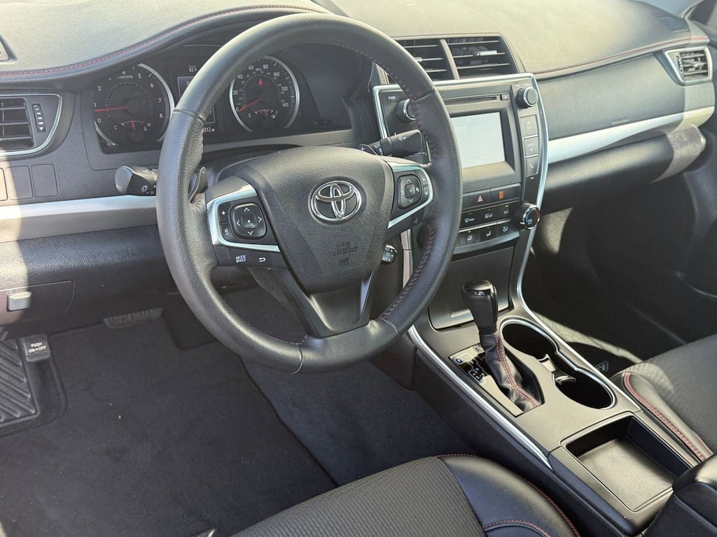 Used 2017 Toyota Camry SE (SE Auto (Natl)) Sedan