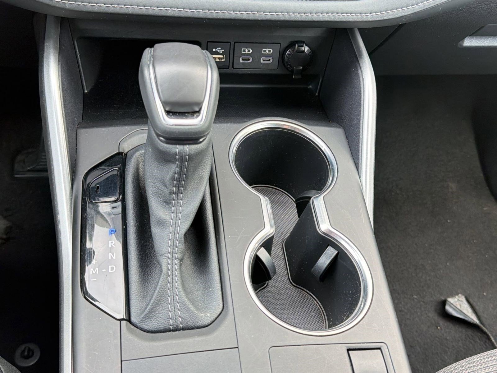 2025 Toyota Highlander LE - Photo 18