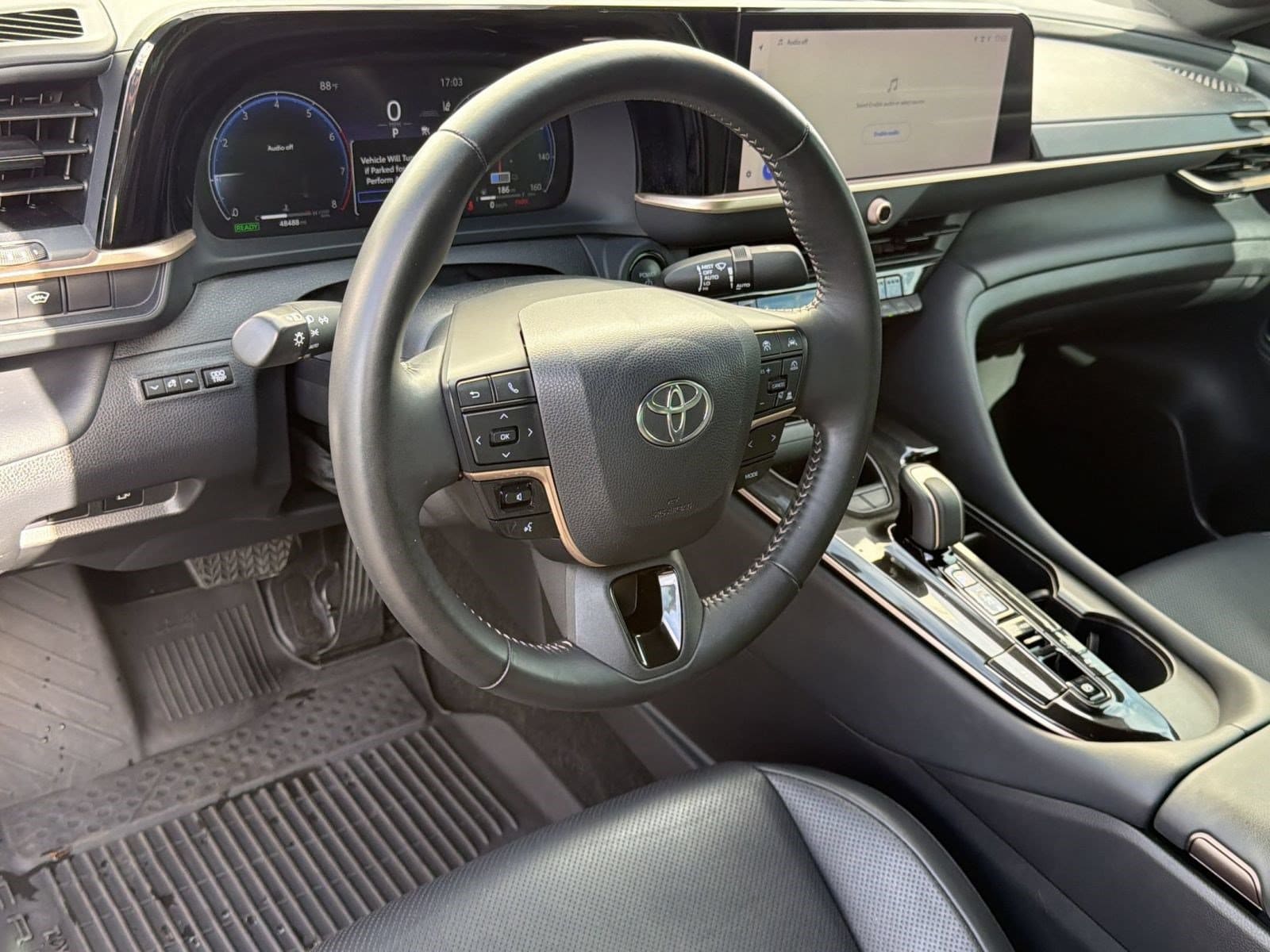 Crown Limited (Limited AWD (Natl)) Sedan