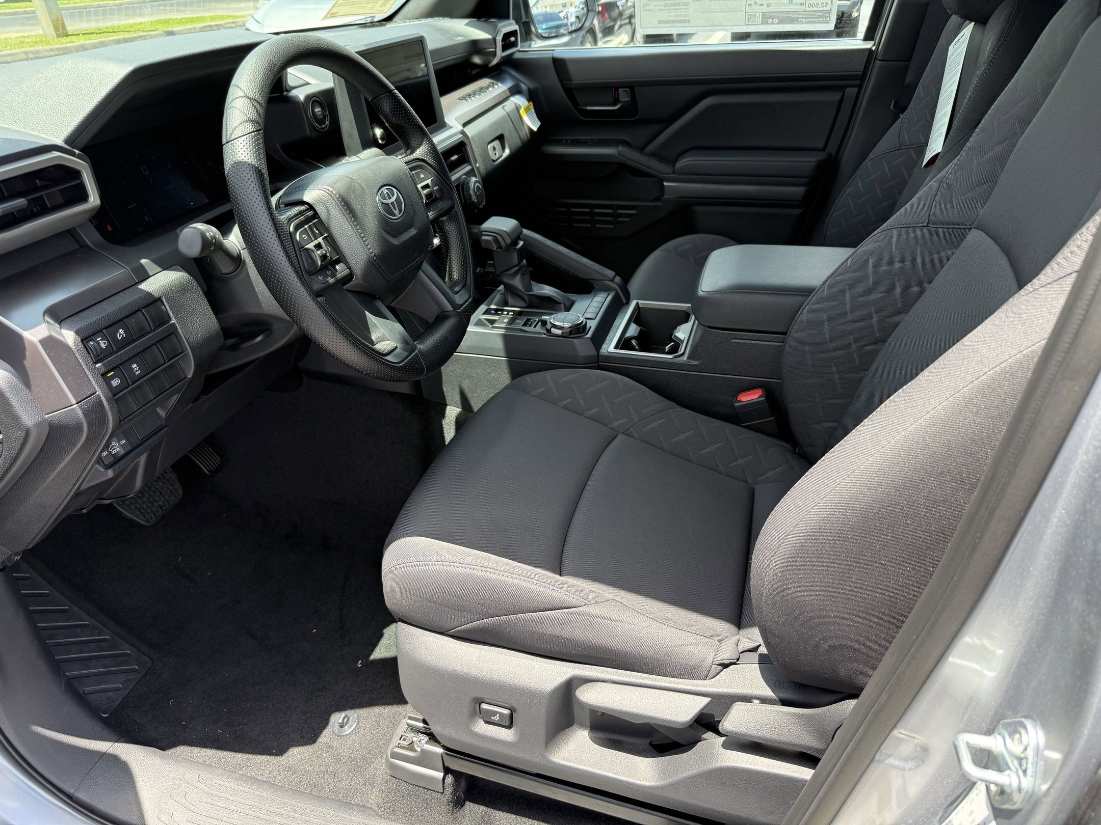 2025 Toyota Tacoma SR5 4x4 Double Cab photo 4