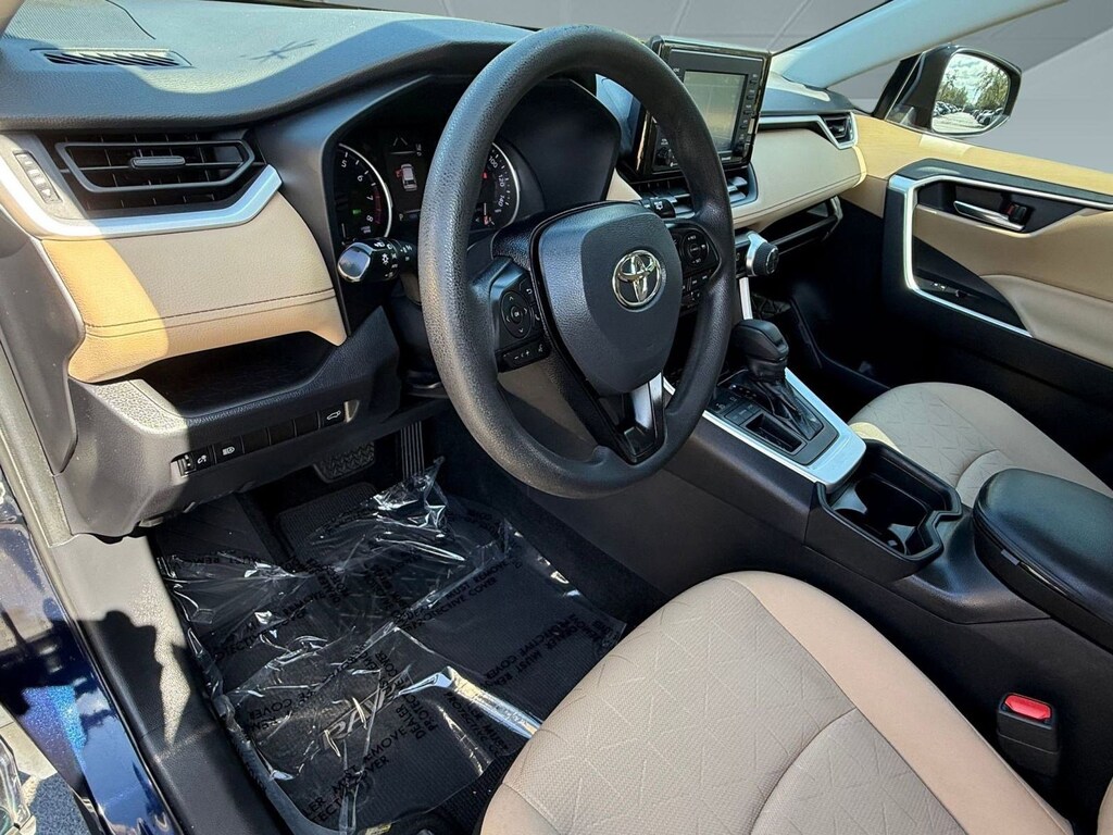 Used 2021 Toyota RAV4 XLE (XLE FWD (Natl)) SUV