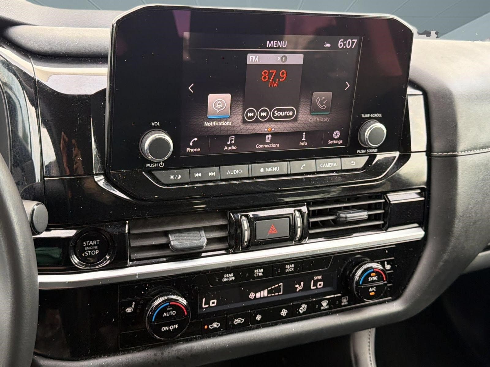 2025 Nissan Pathfinder SV - Photo 21