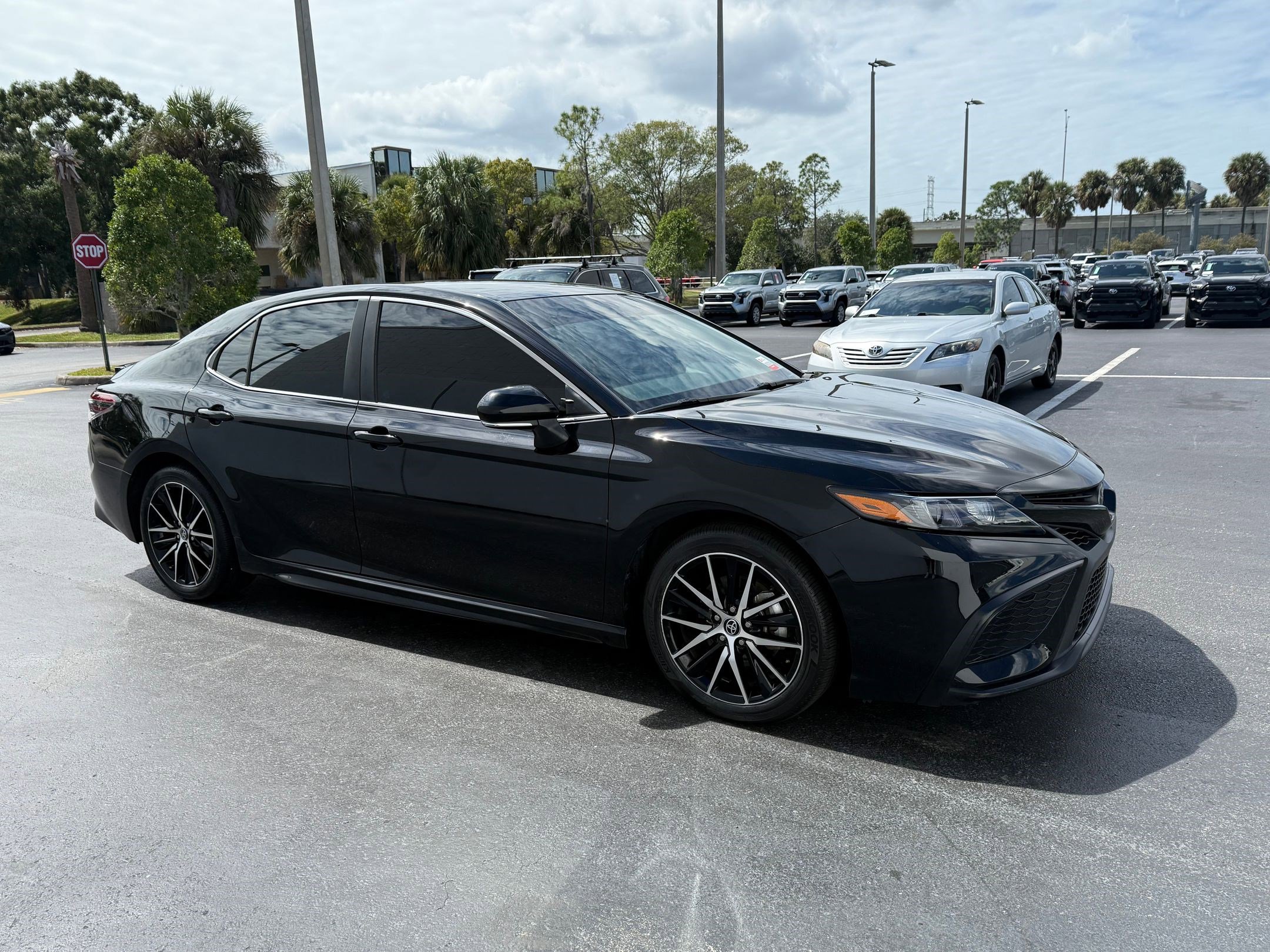2024 Toyota Camry SE photo 4
