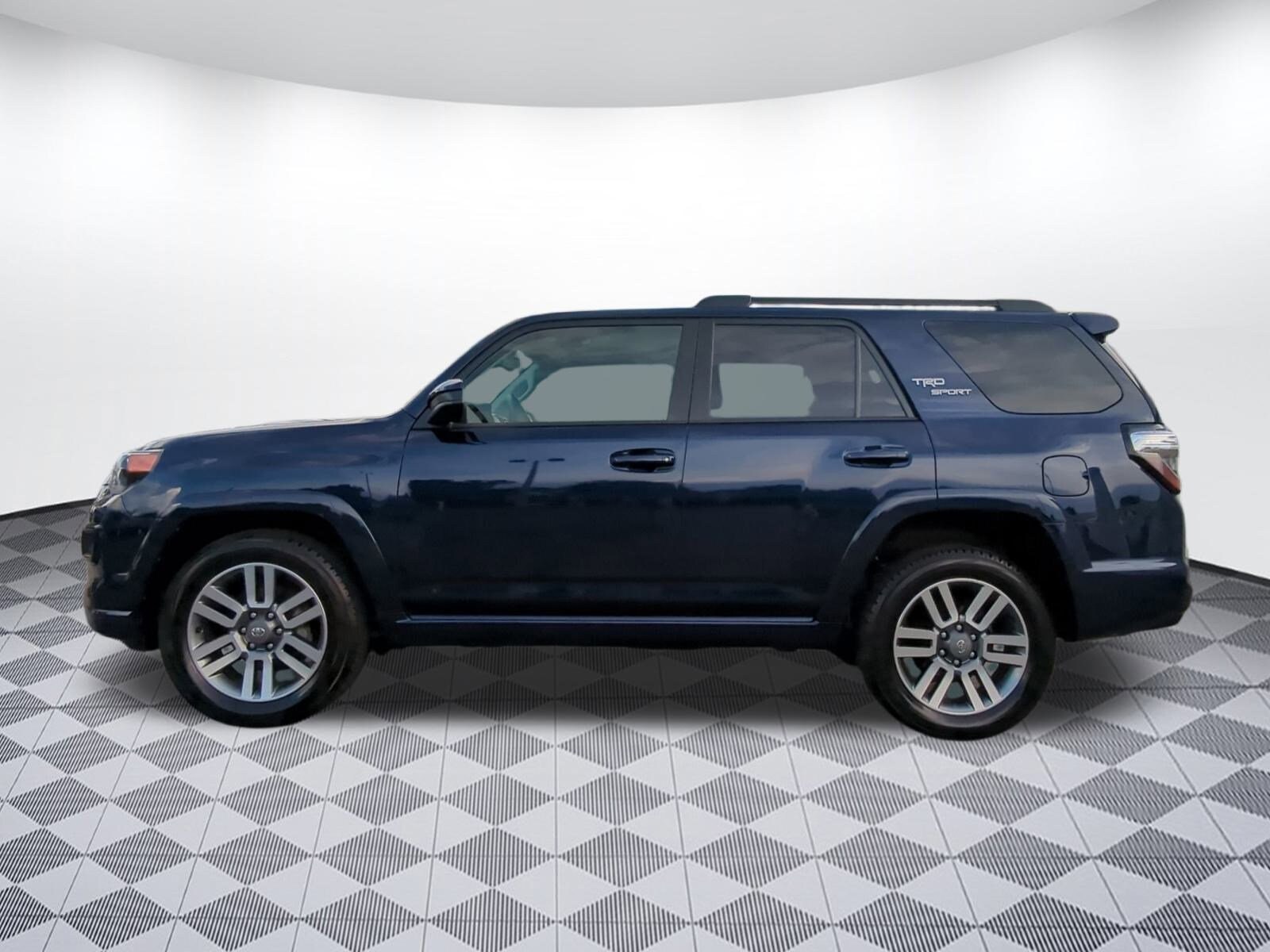 2024 Toyota 4Runner TRD Sport photo 2