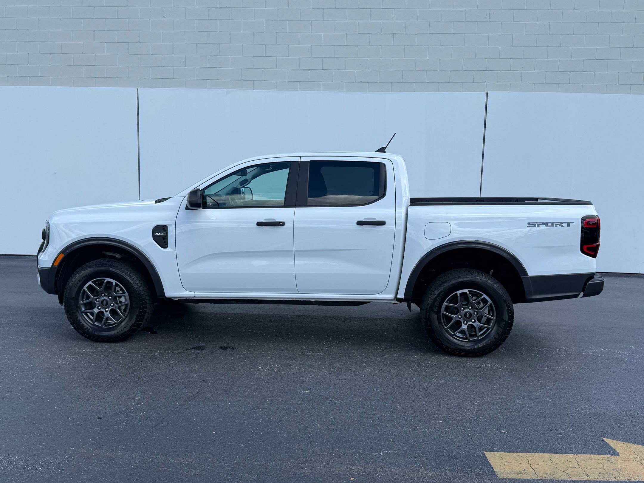2024 Ford Ranger XLT photo 2
