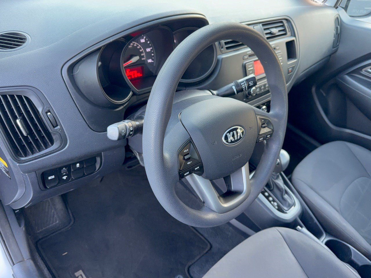 Used 2014 Kia Rio Rio LX (4dr Sdn Auto LX) Sedan