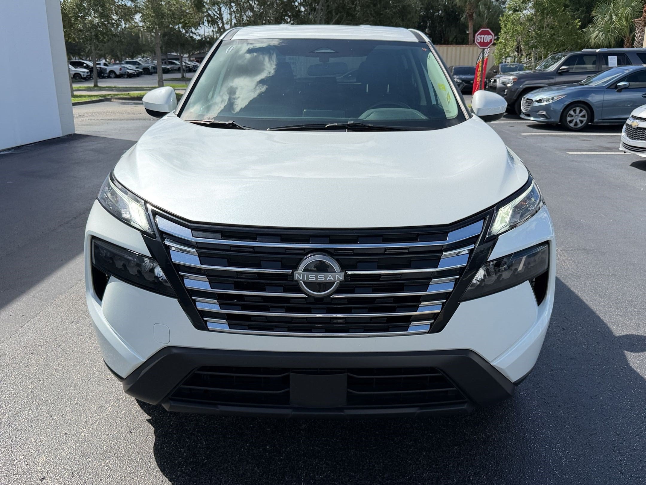 2025 Nissan Rogue SV - Photo 6