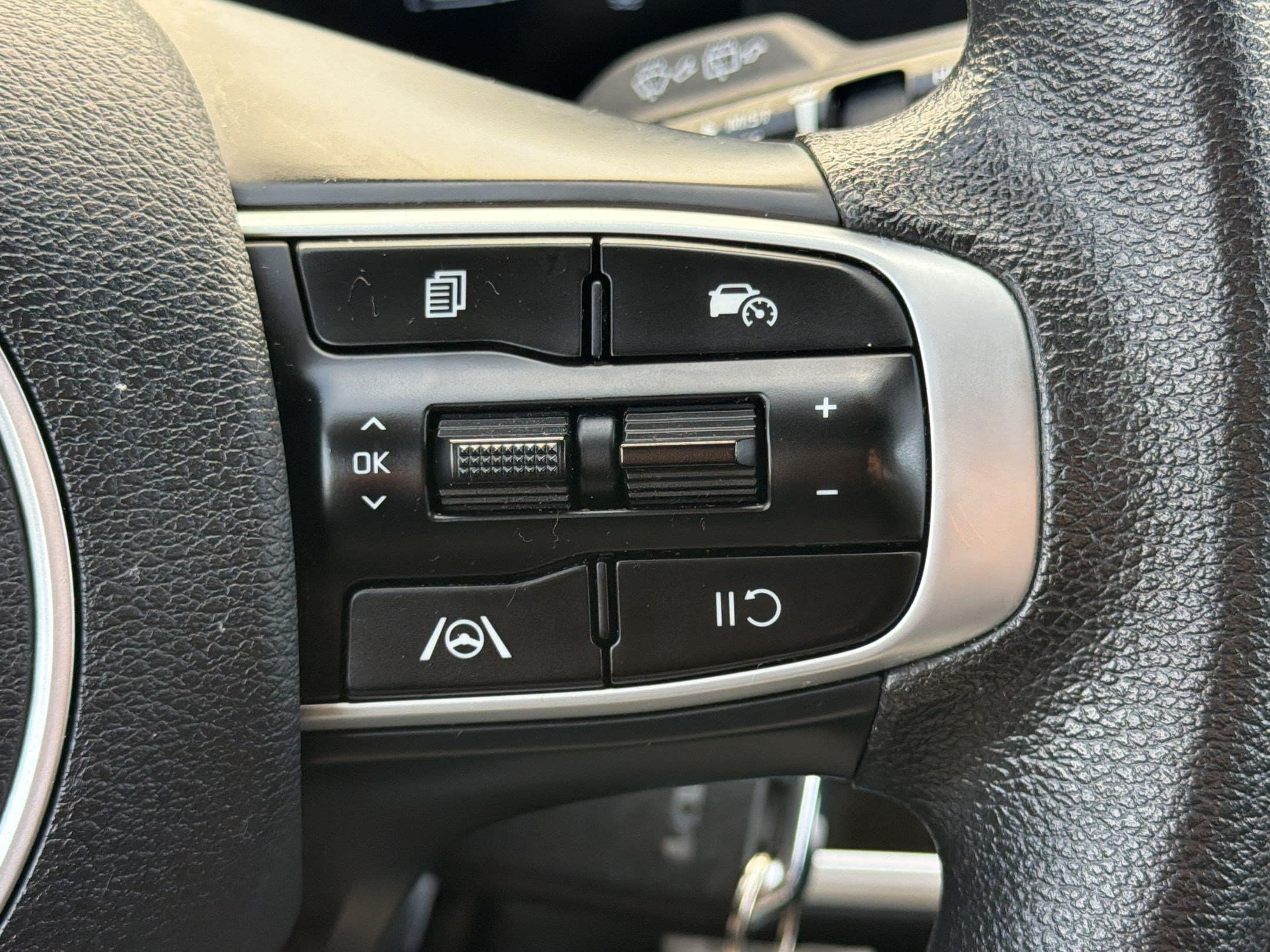 2025 Kia Sportage LX - Photo 27