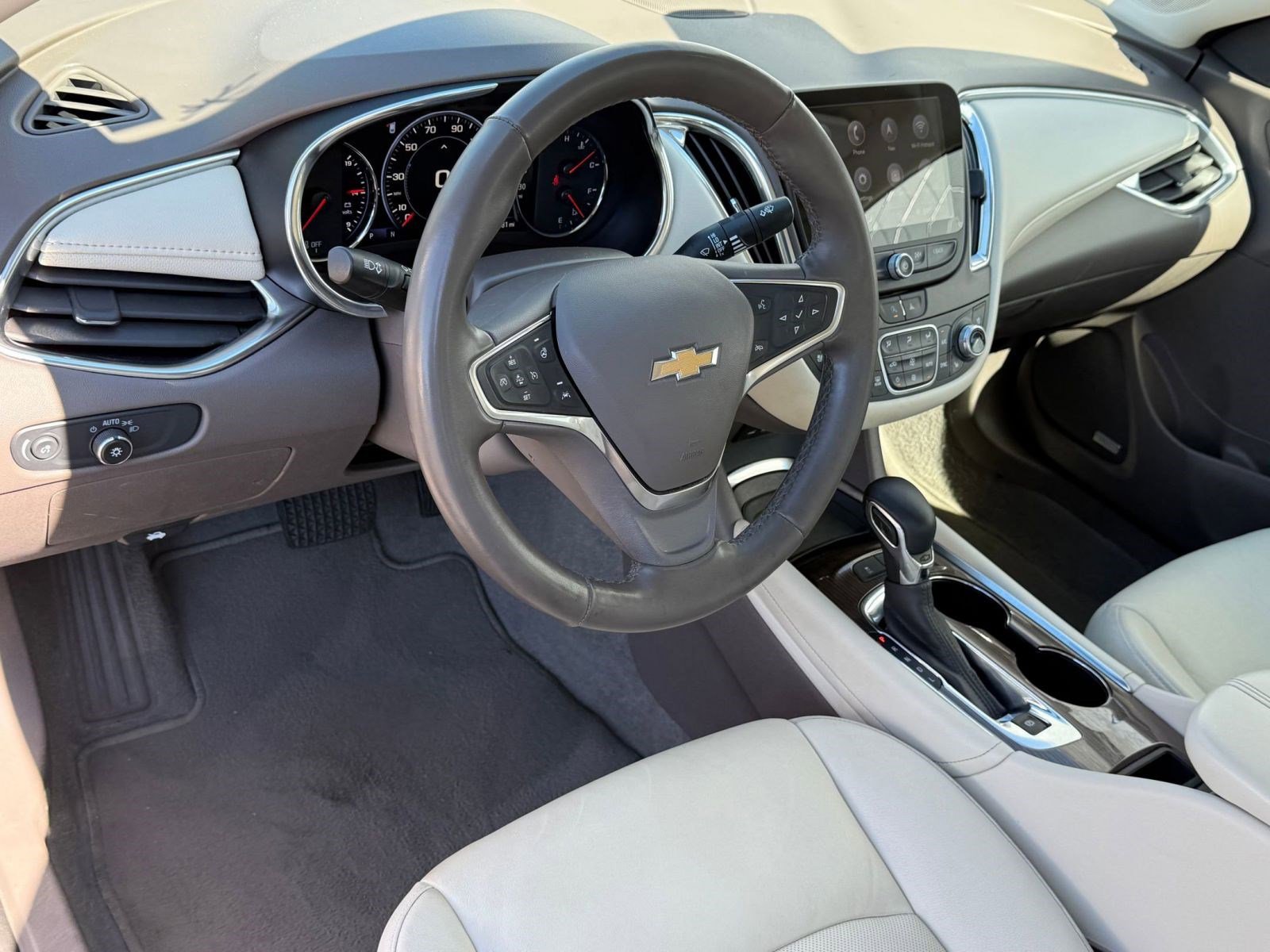 2024 Chevrolet Malibu Premier 2LT photo 4