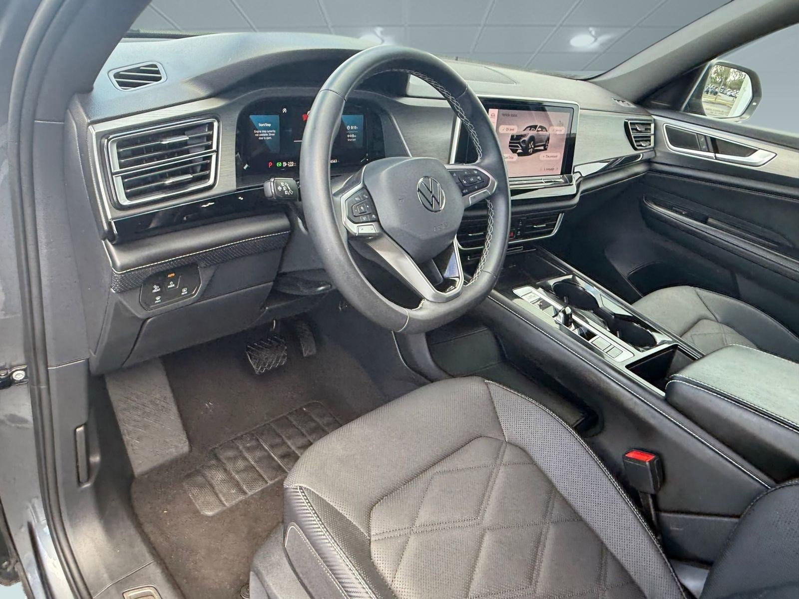 2024 Volkswagen Atlas Cross Sport SE Technology photo 4