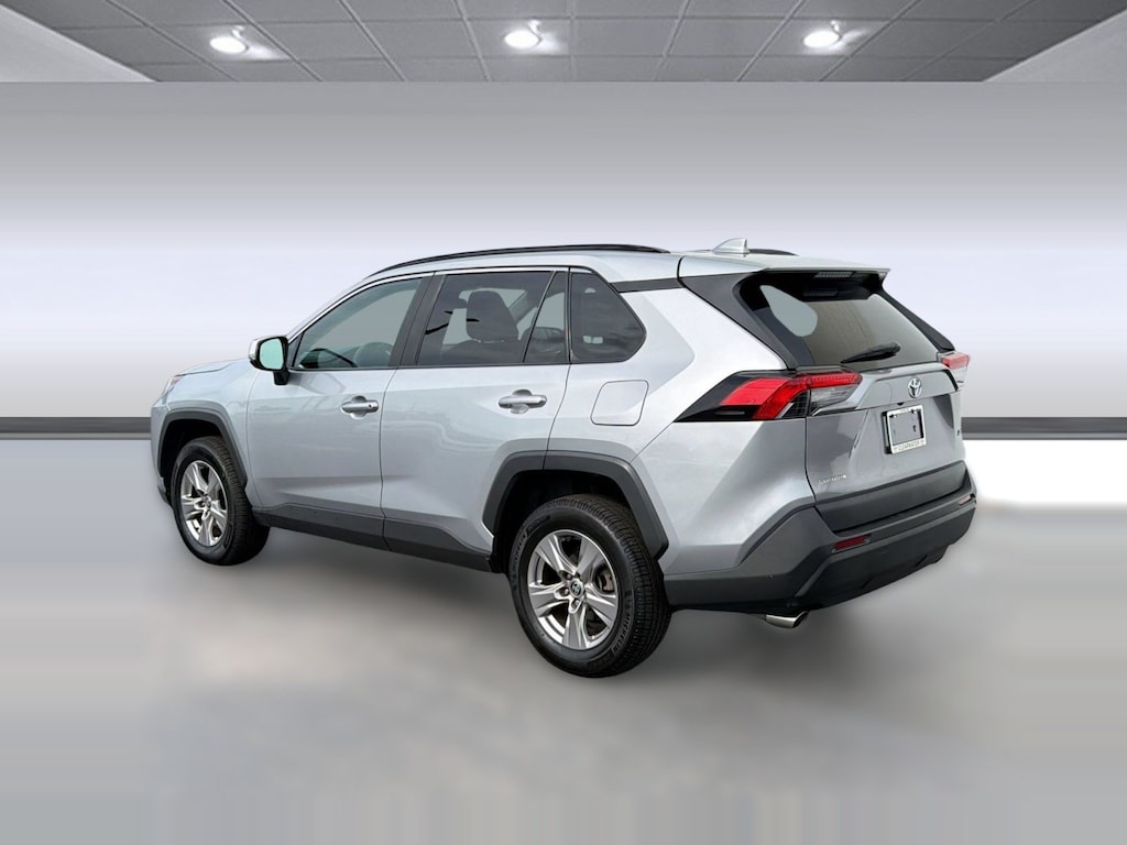 Used 2022 Toyota RAV4 XLE (XLE FWD (Natl)) SUV