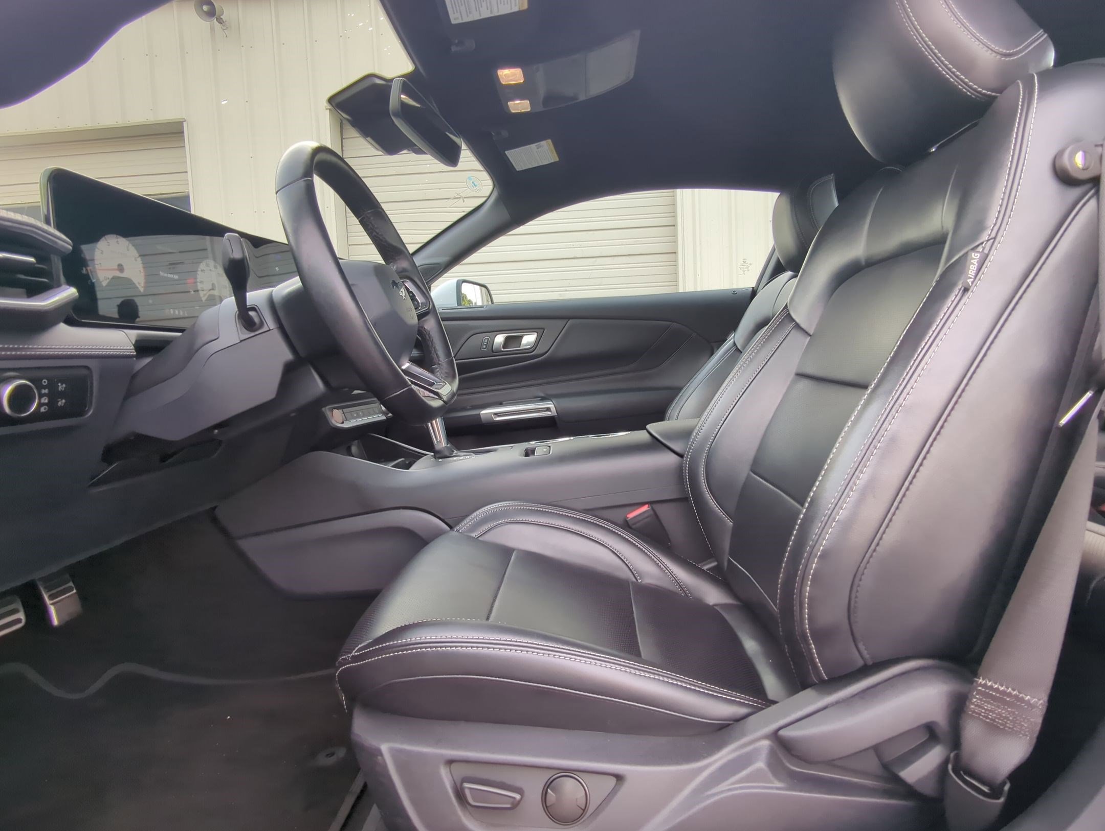 2024 Ford Mustang EcoBoost Premium photo 4