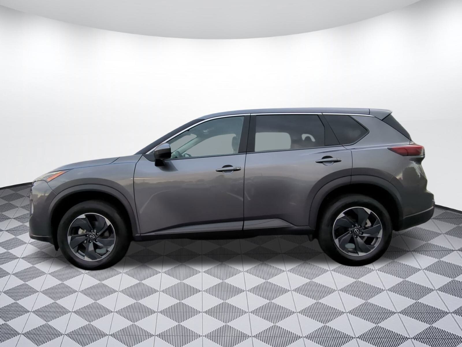2024 Nissan Rogue SV photo 2