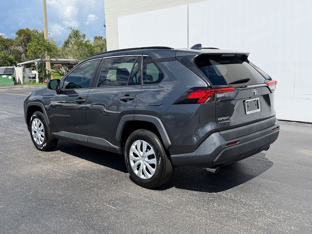 Used 2020 Toyota RAV4 RAV4 LE (LE FWD (Natl)) SUV