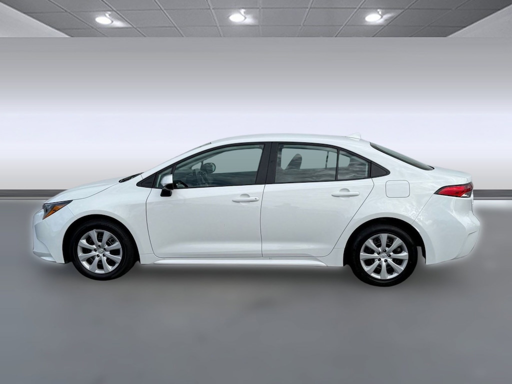 Used 2025 Toyota Corolla LE Sedan