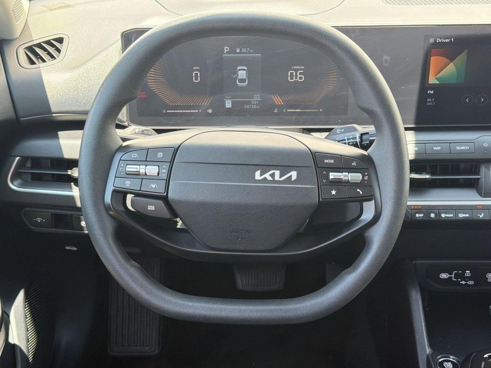 2025 Kia K4 LXS - Photo 15