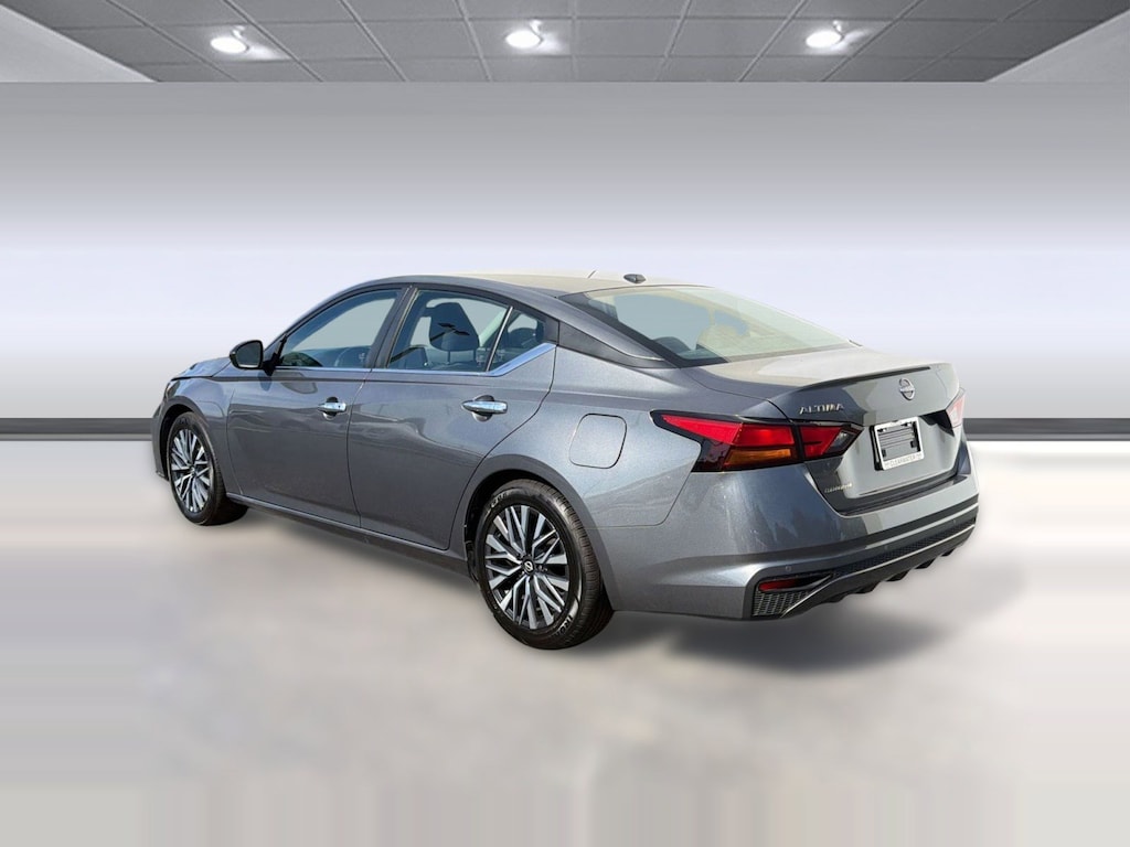 Used 2025 Nissan Altima SV (SV FWD) Sedan