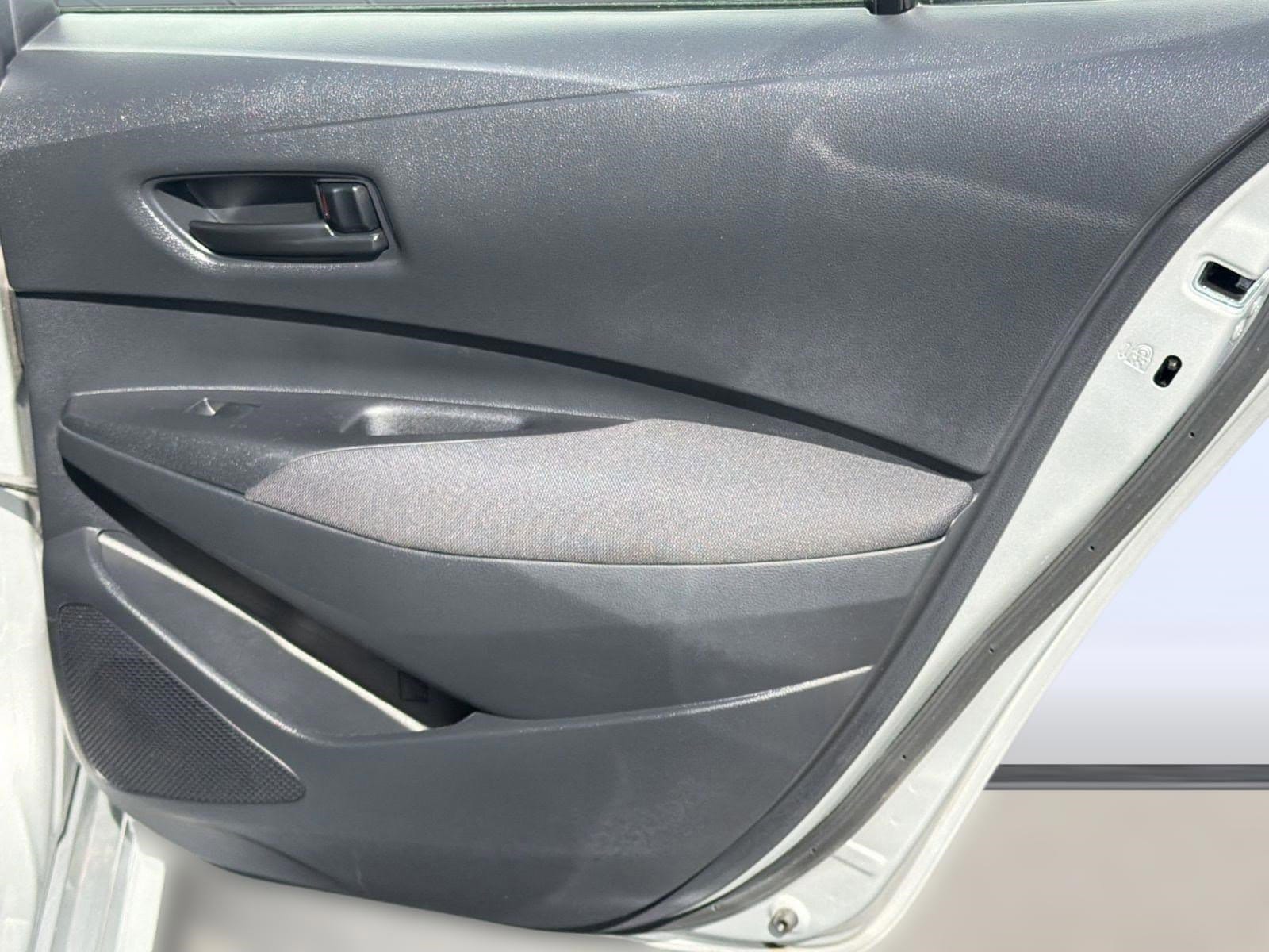 2025 Toyota Corolla LE - Photo 29
