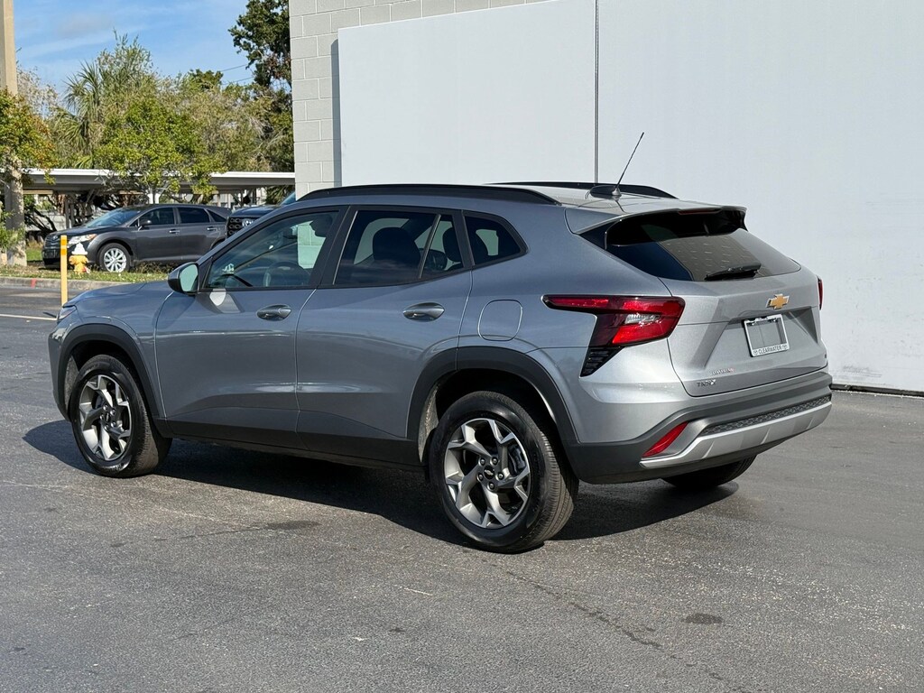 Used 2025 Chevrolet Trax LT SUV