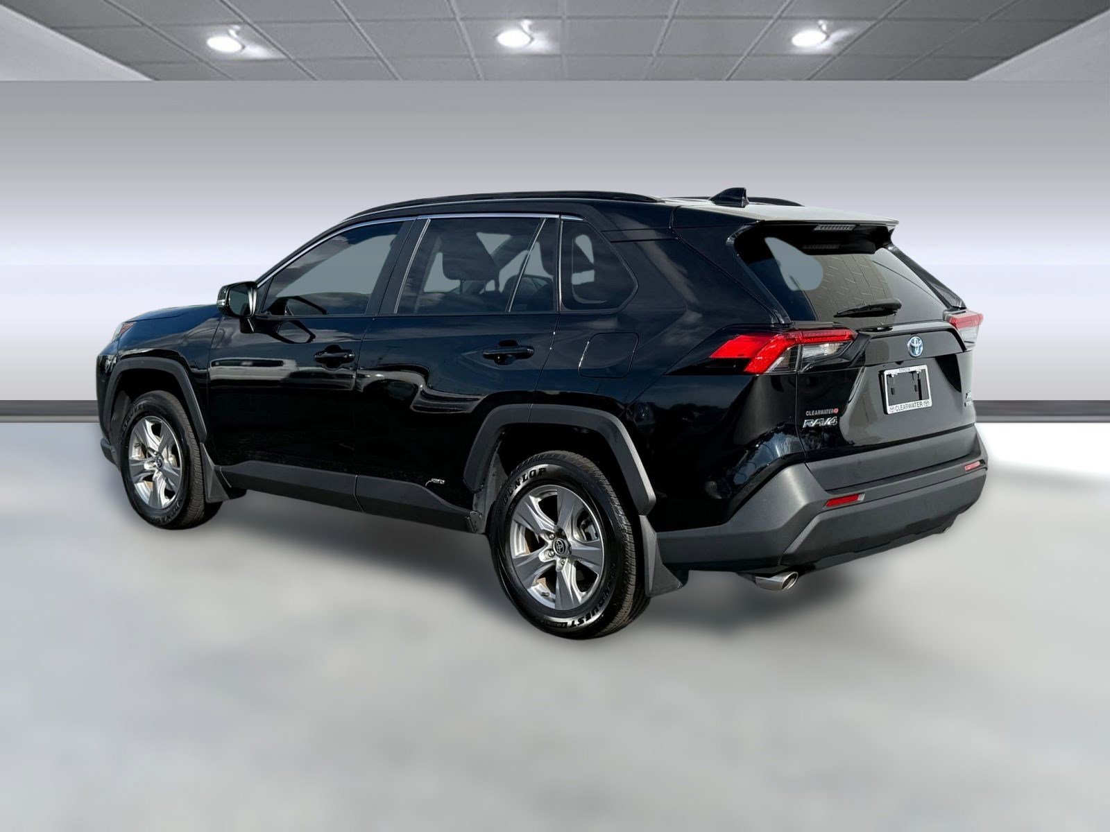 2024 Toyota RAV4 Hybrid XLE photo 3