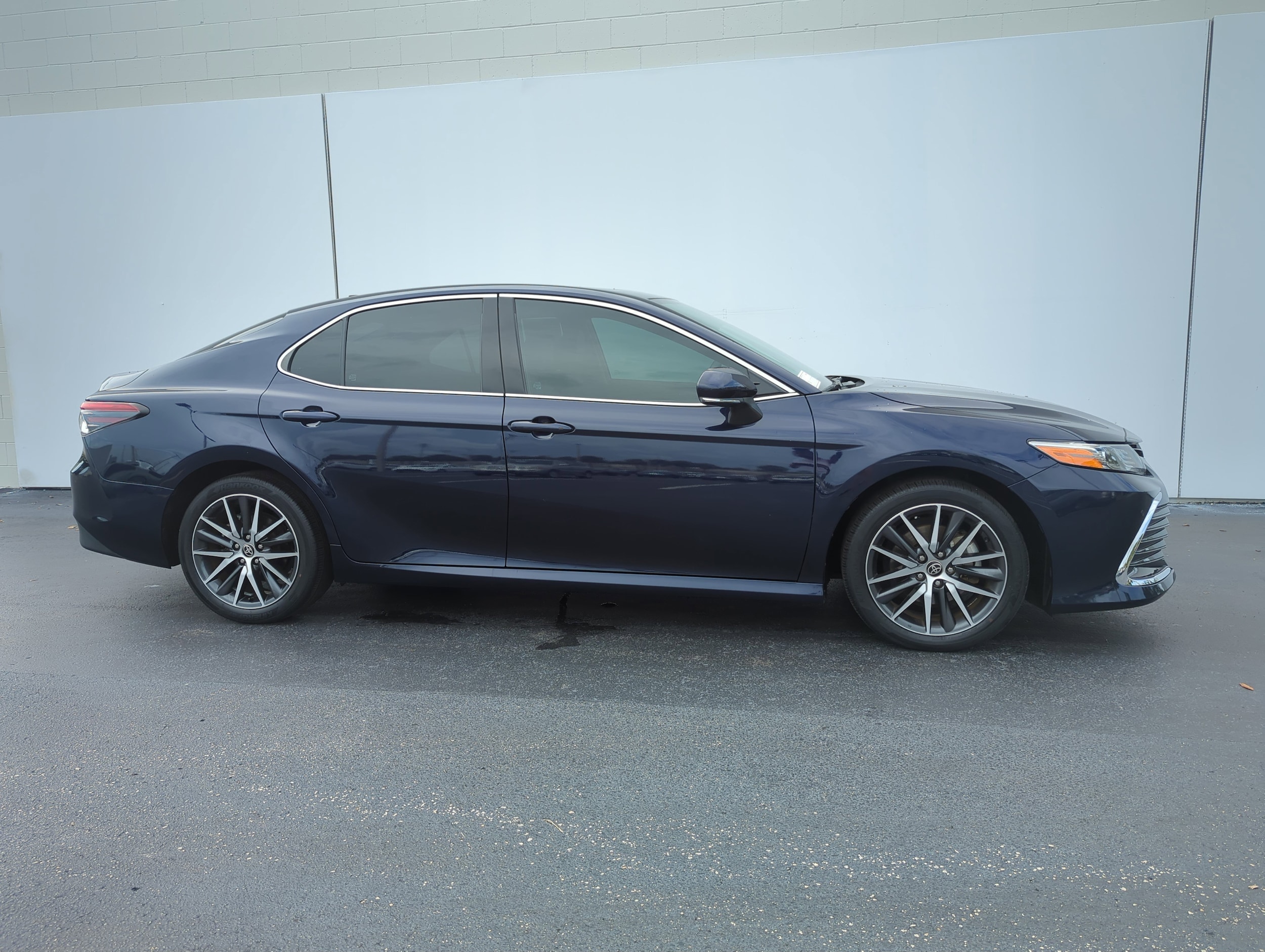 Certified 2022 Toyota Camry XLE with VIN 4T1F31AKXNU585009 for sale in Clearwater, FL