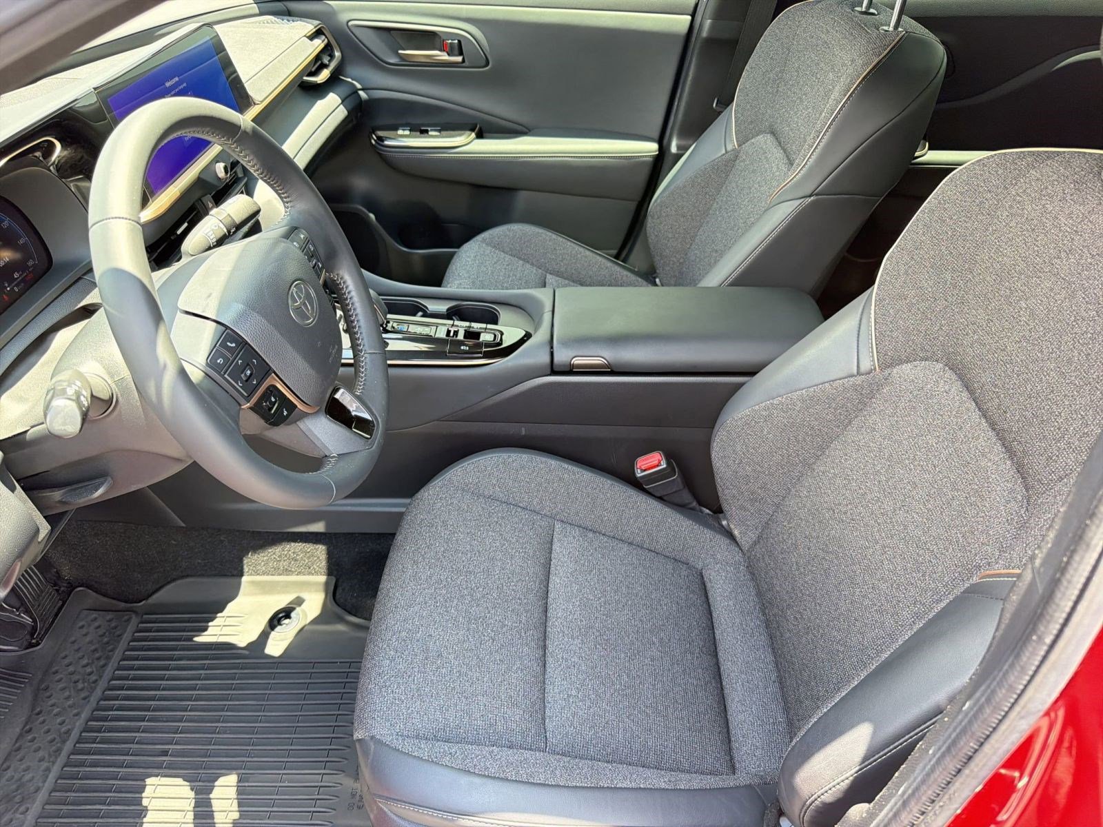 Crown XLE (XLE AWD (Natl)) Sedan