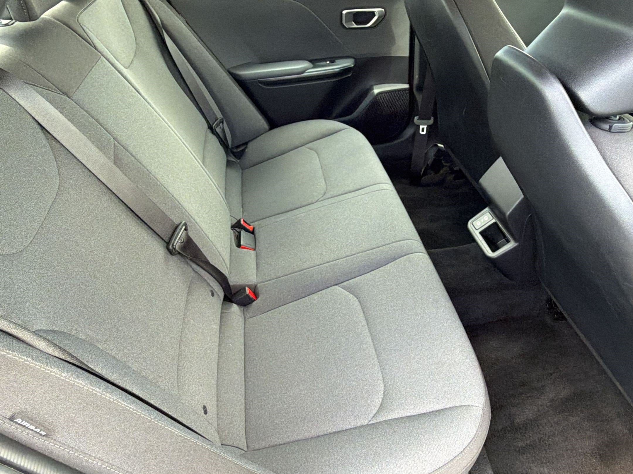2025 Kia K4 LXS - Photo 32
