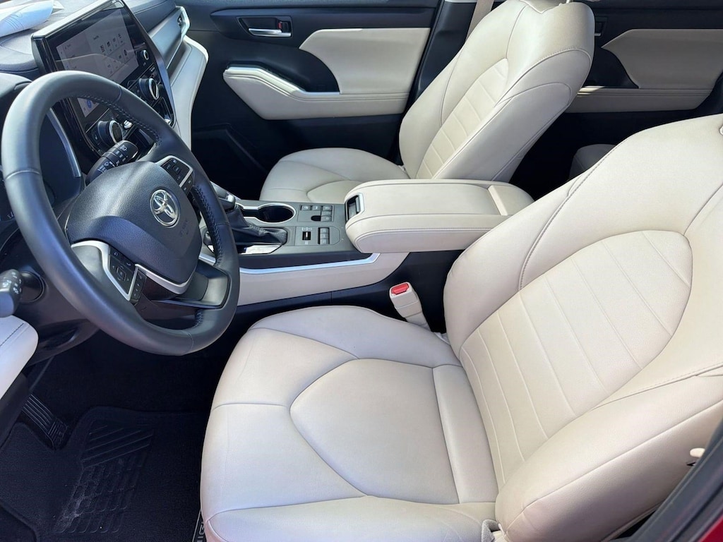 Used 2024 Toyota Highlander XLE (XLE AWD (Natl)) SUV