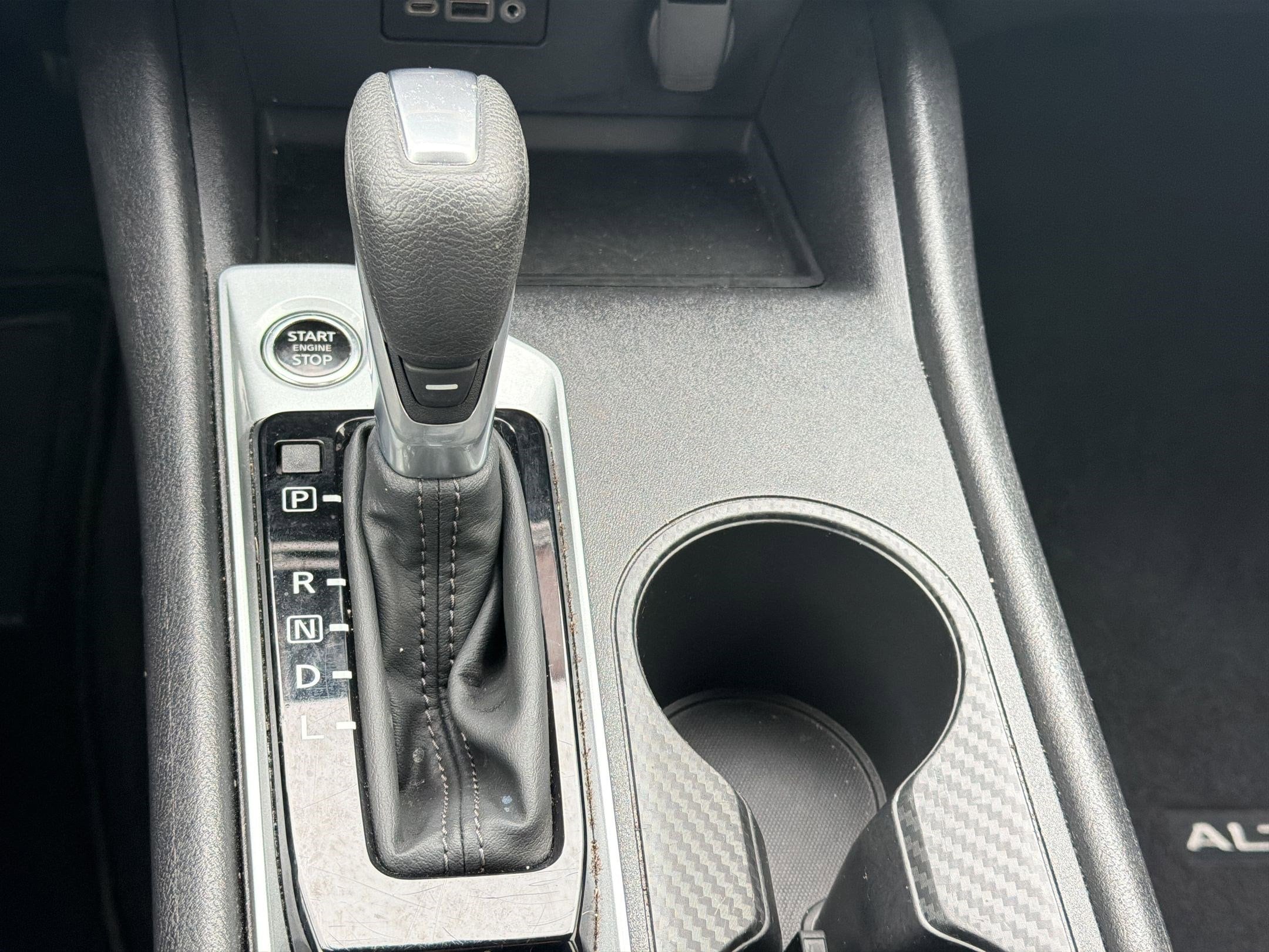 2025 Nissan Altima SV - Photo 17