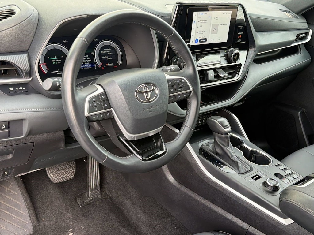 Used 2025 Toyota Highlander XSE (XSE AWD (Natl)) SUV