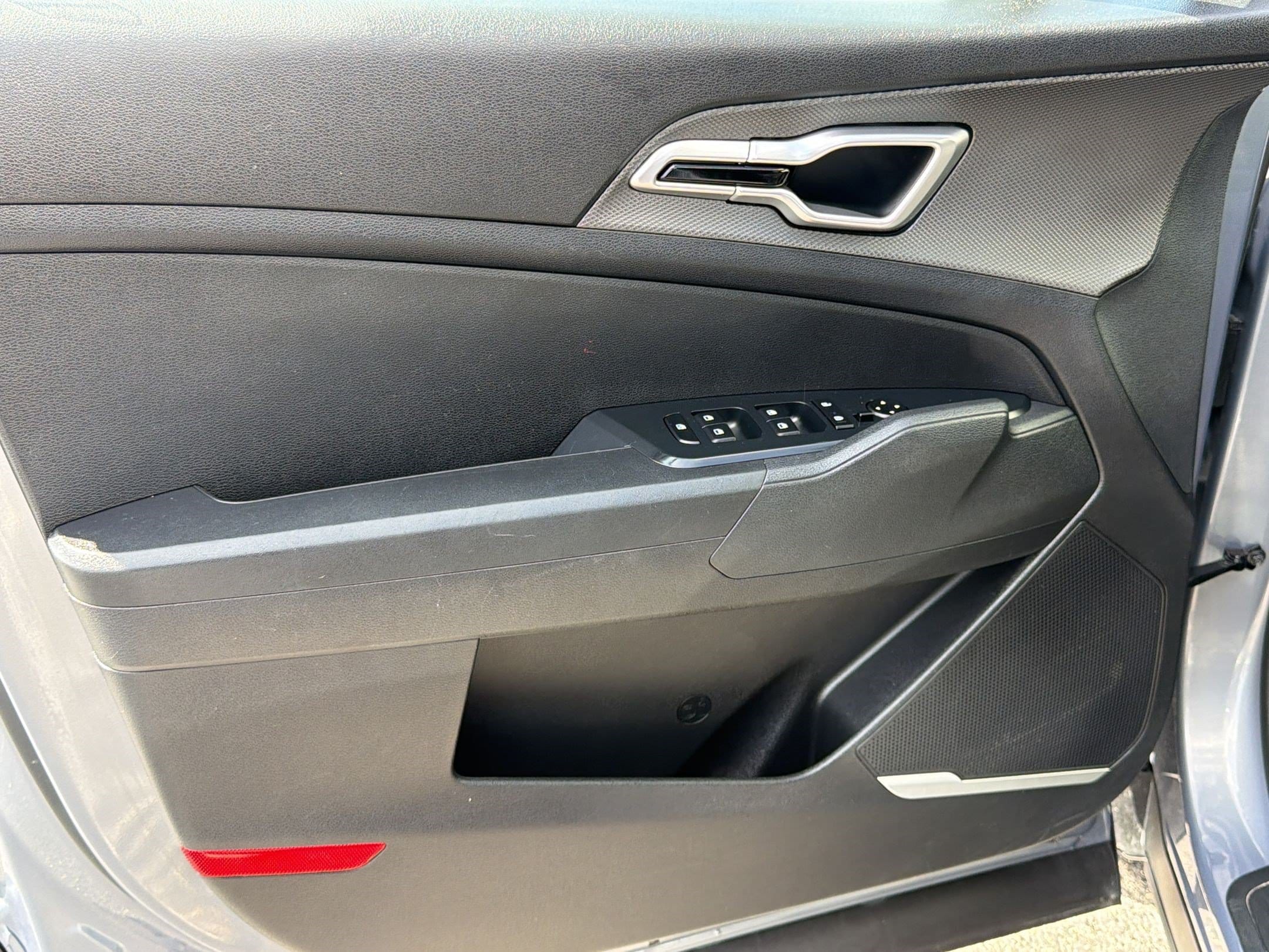 2025 Kia Sportage LX - Photo 12