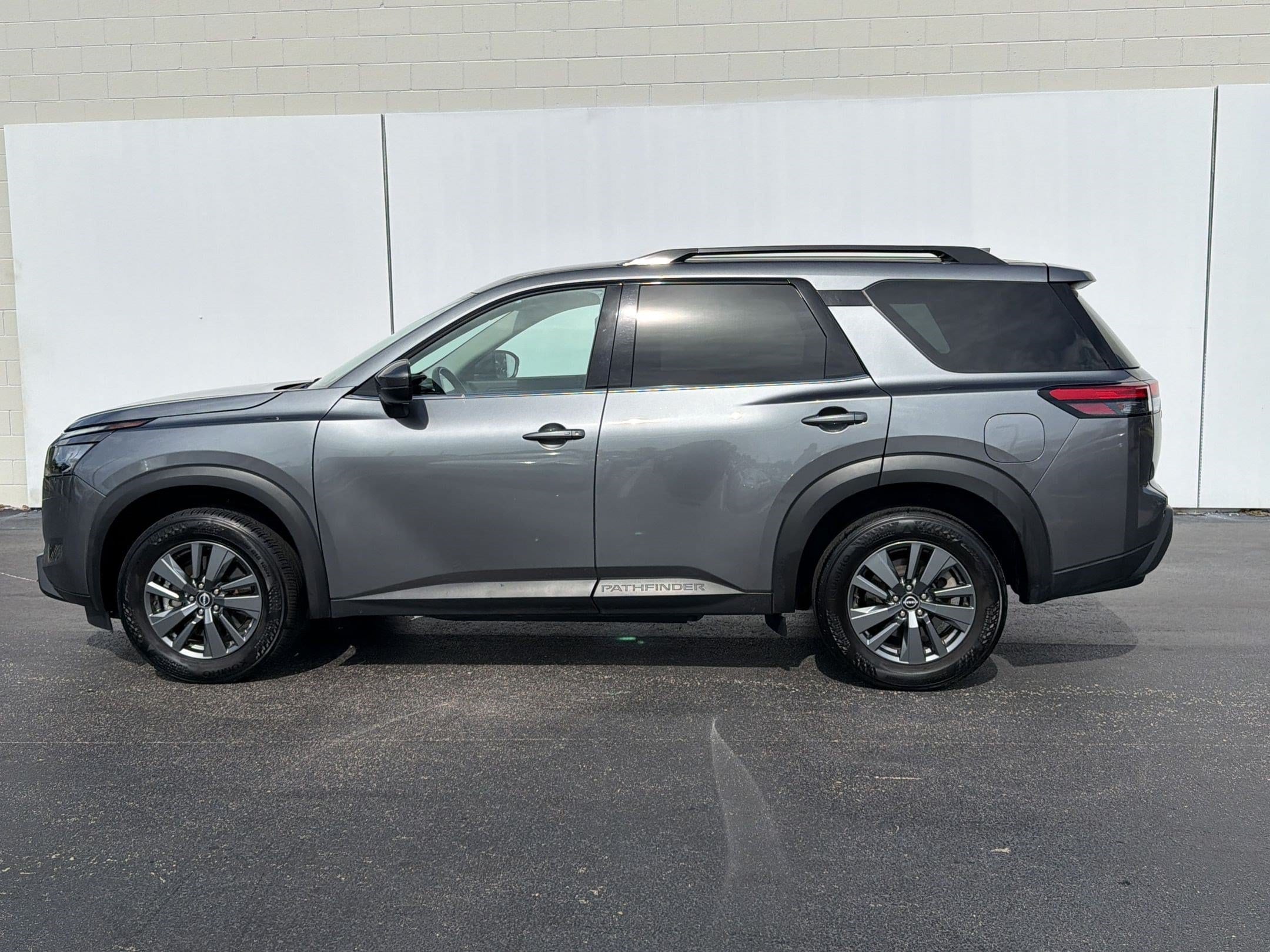 Pathfinder SV (SV 2WD) SUV