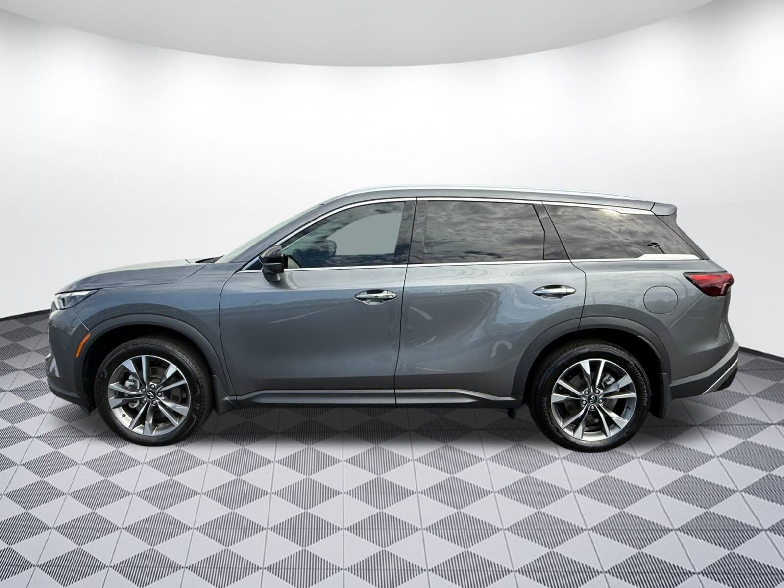 2023 Infiniti QX60 Luxe photo 2