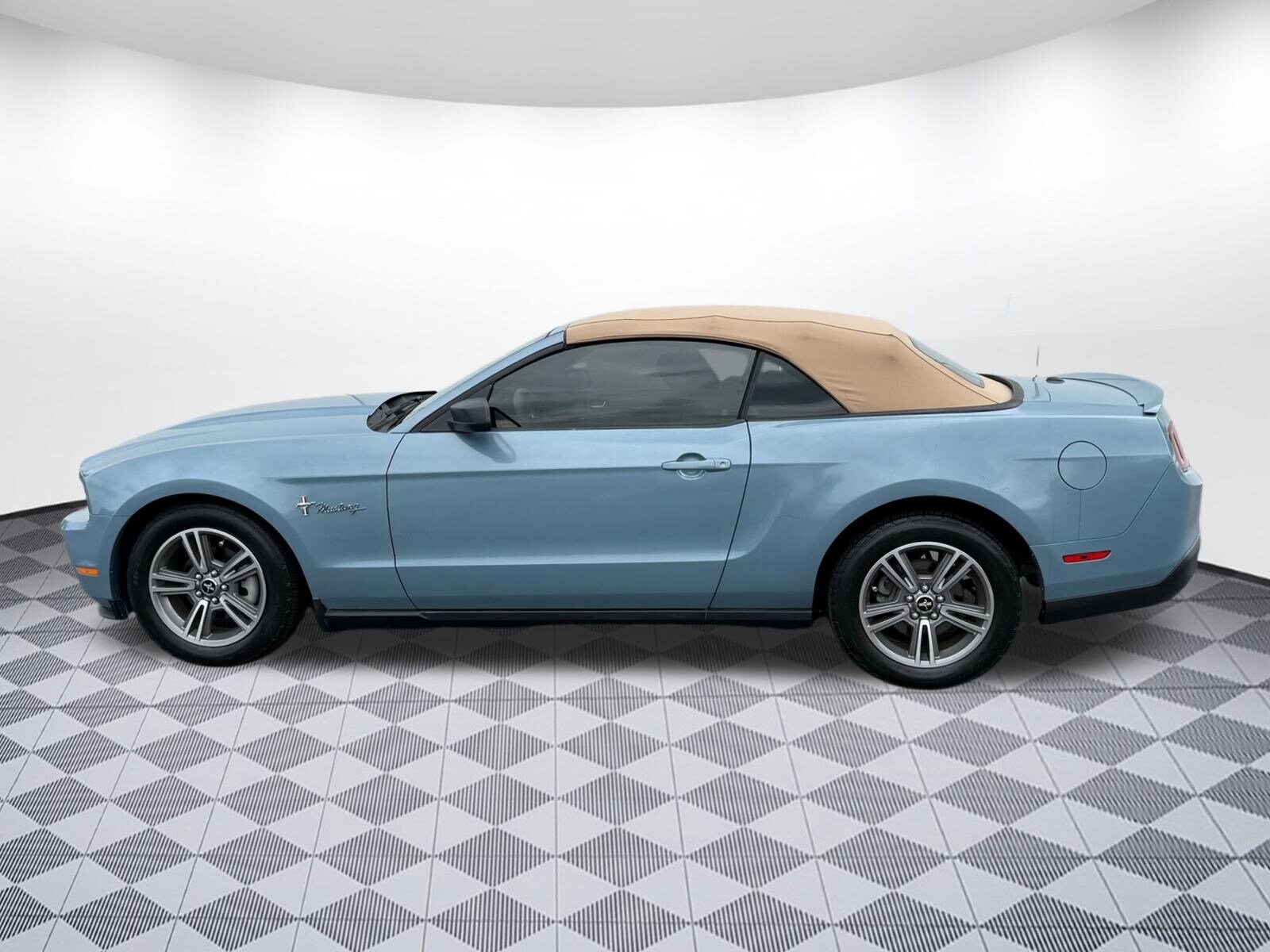 2010 Ford Mustang V6 Convertible photo 2