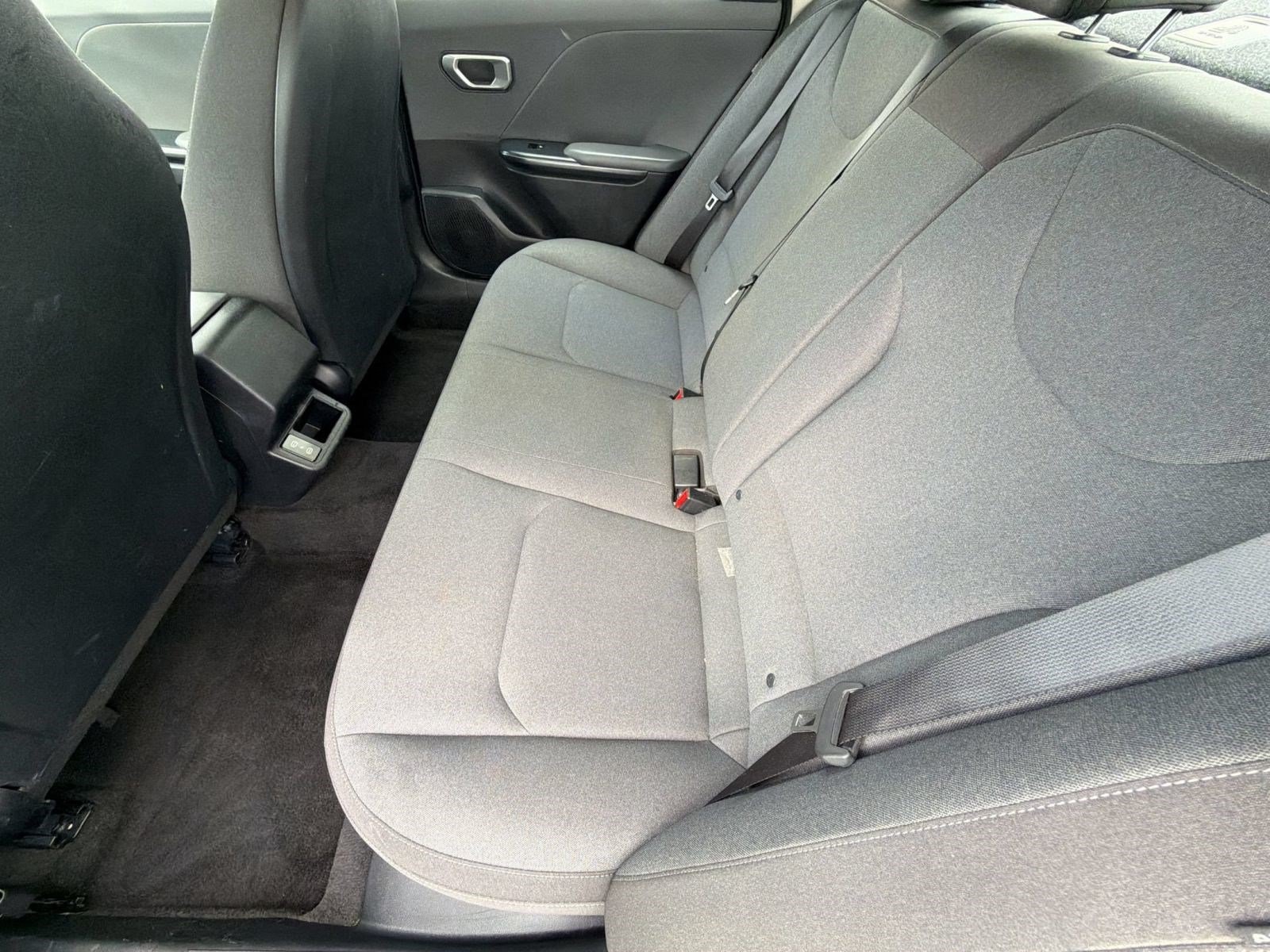 2025 Kia K4 LXS - Photo 25