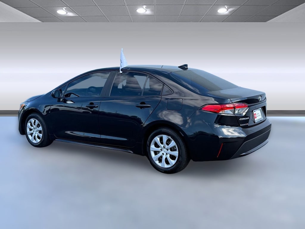 Used 2022 Toyota Corolla LE Sedan