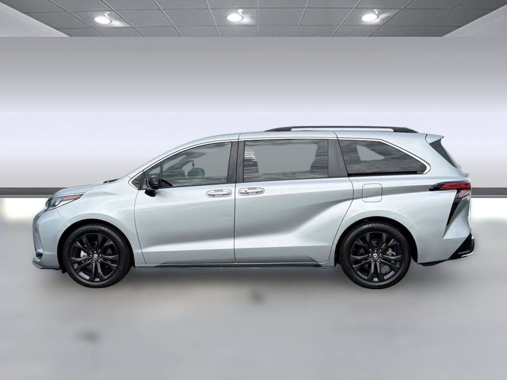 Certified 2022 Toyota Sienna XSE (XSE FWD 7-Passenger (Natl)) Van Passenger Van