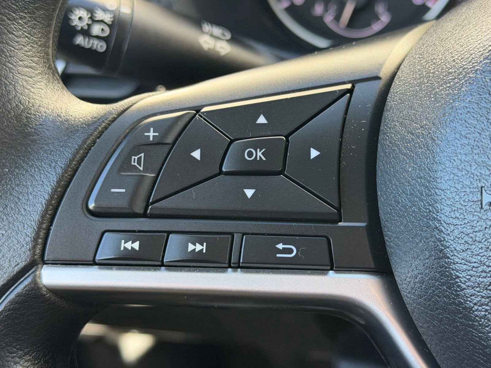 2025 Nissan Sentra SV - Photo 16