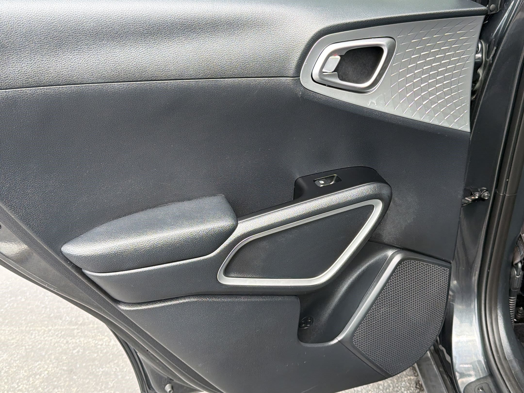 2025 Kia Soul LX - Photo 31