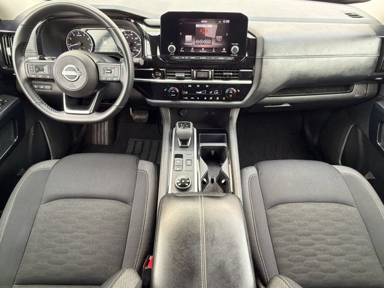 2025 Nissan Pathfinder SV - Photo 16