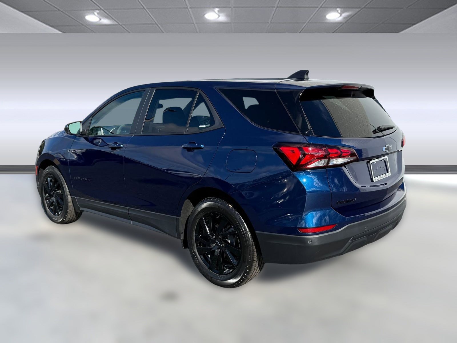 2023 Chevrolet Equinox LS photo 3