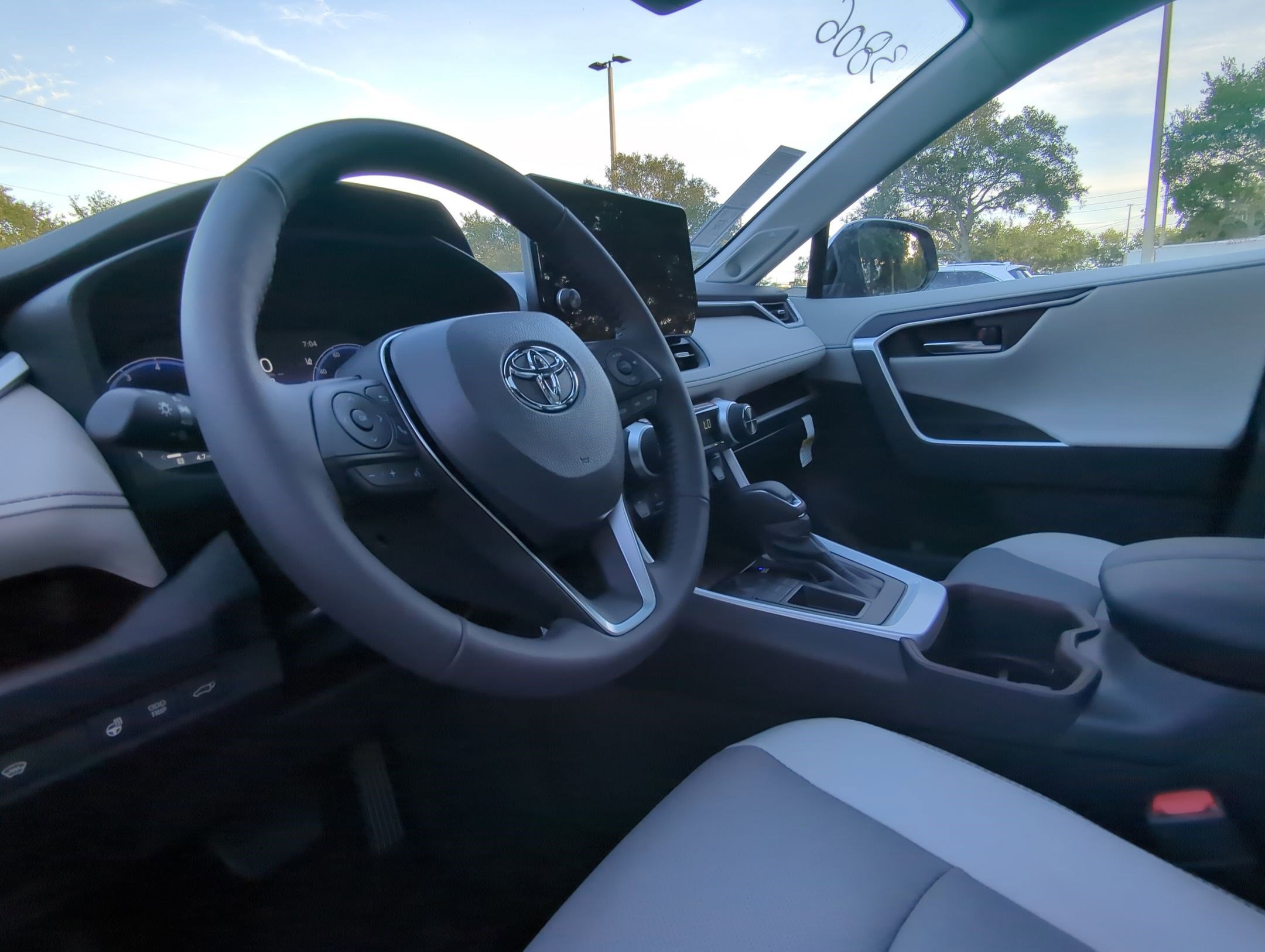 2025 Toyota RAV4 Limited photo 4