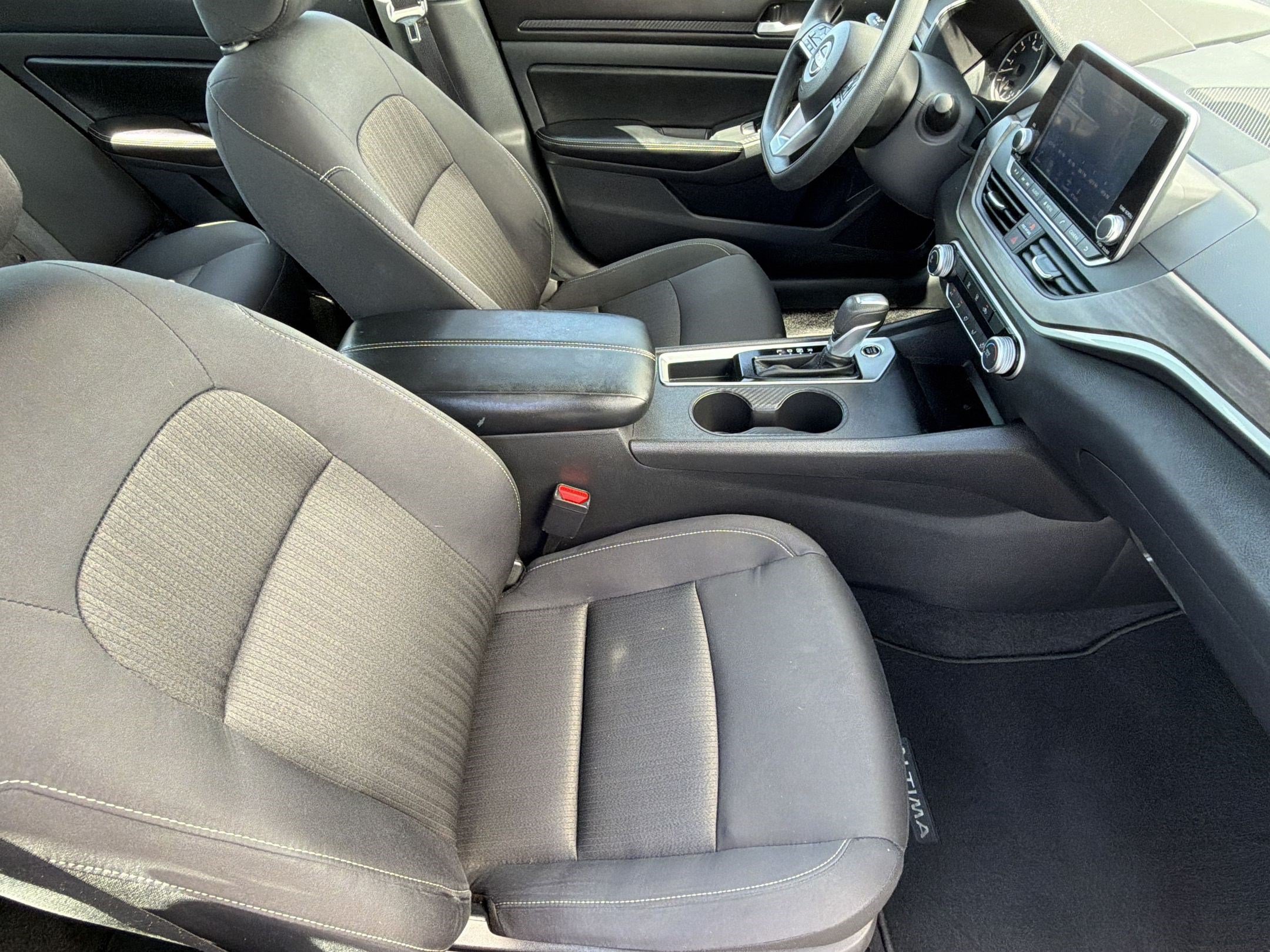 2025 Nissan Altima SV - Photo 27