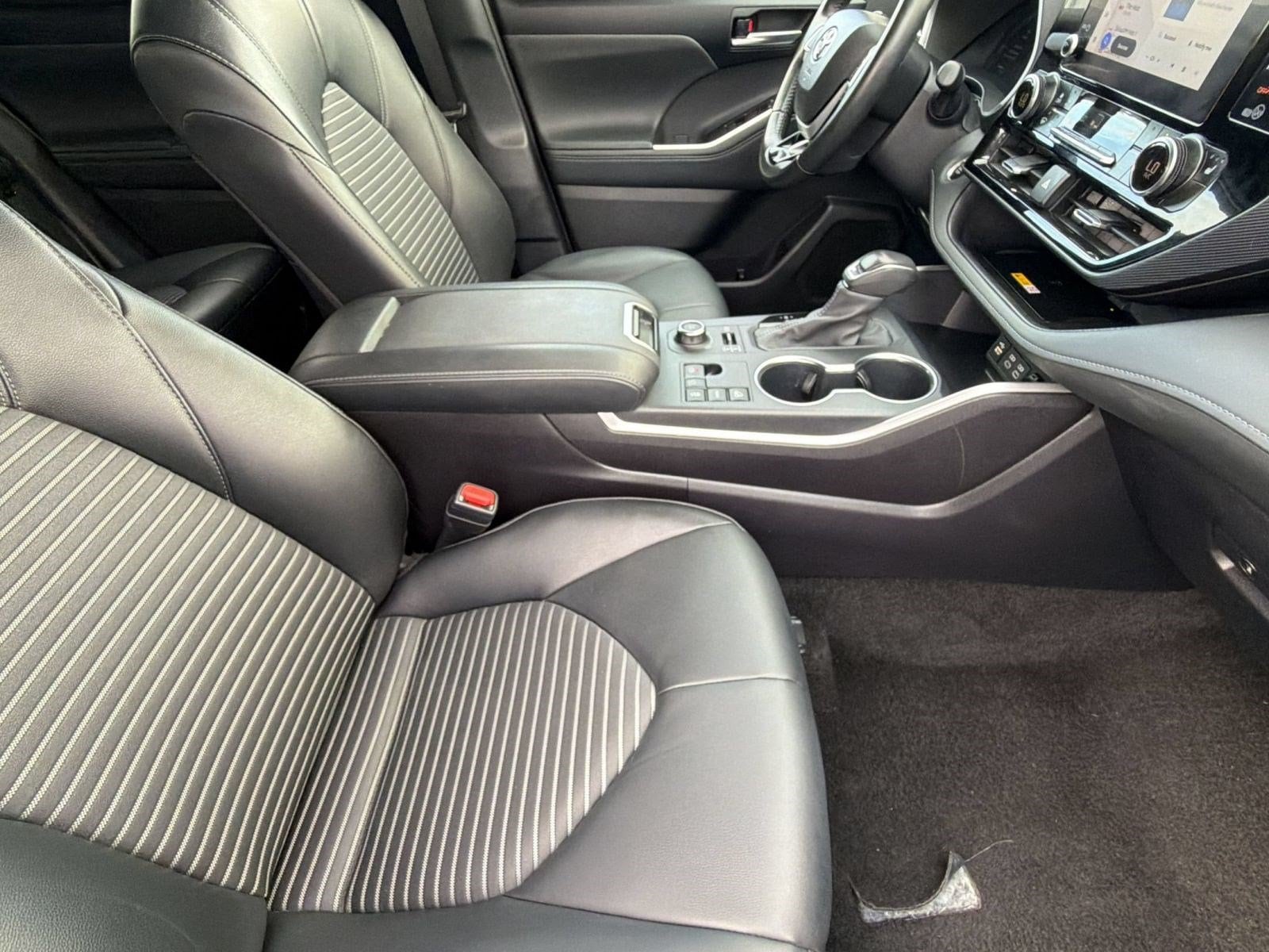 2025 Toyota Highlander XSE - Photo 37