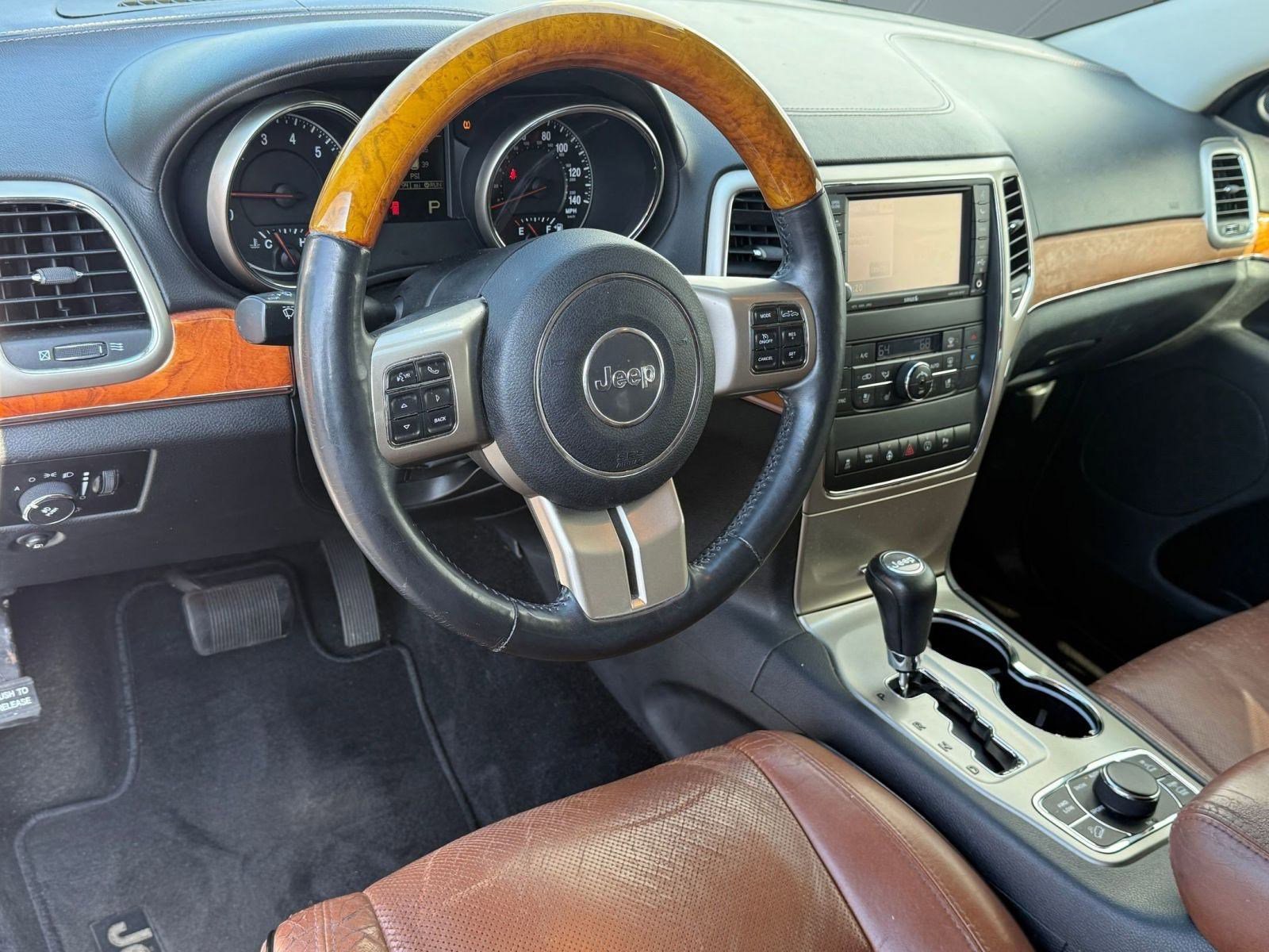 2013 Jeep Grand Cherokee Overland photo 3