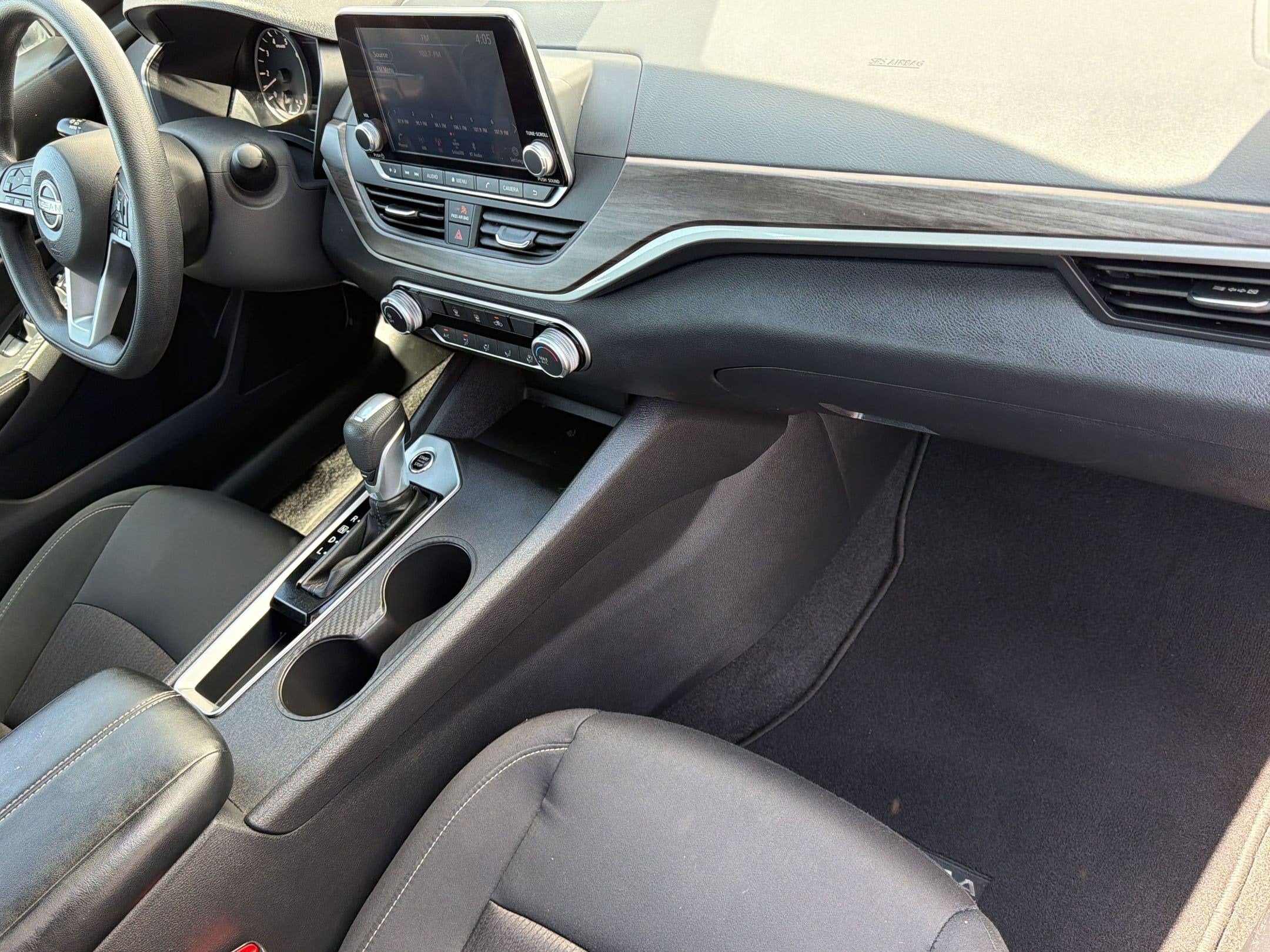 2025 Nissan Altima SV - Photo 35