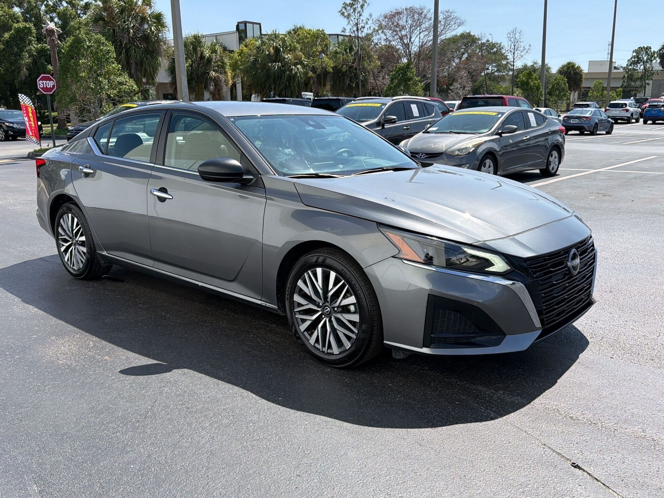 2025 Nissan Altima SV - Photo 7